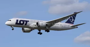 LOT Boeing 787-8 (SP-LRA) arrives at London Heathrow 11 April 2015