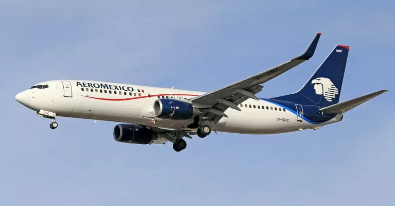 Aeromexico plane in flight
